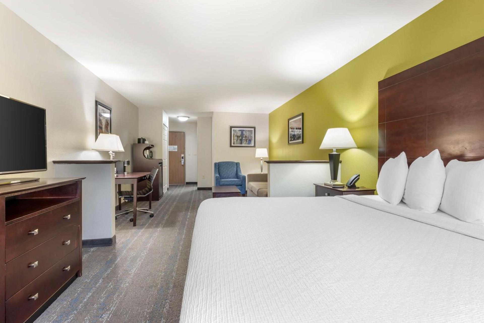 Best Western Plus Mansfield Inn & Suites photo 40