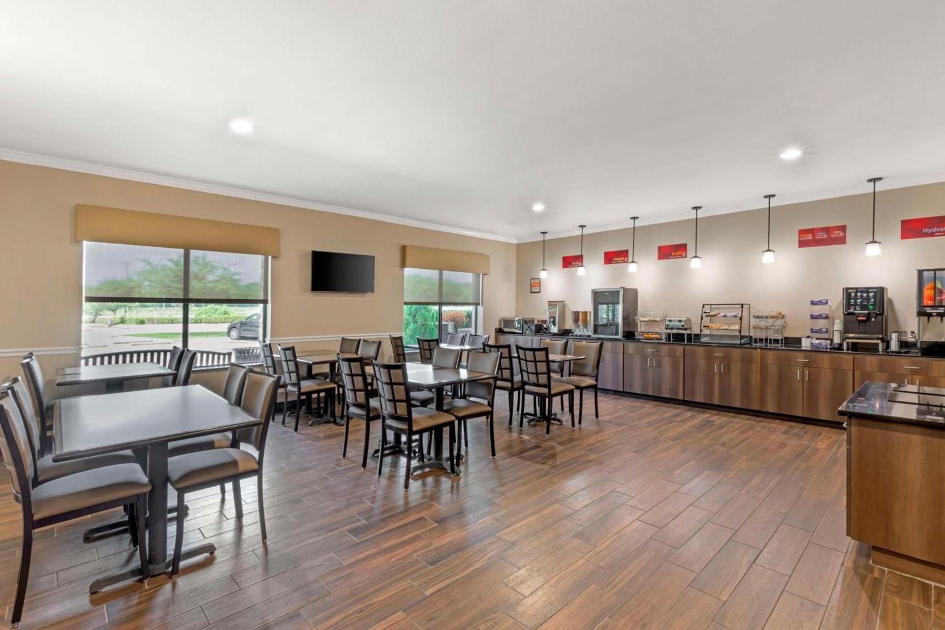 Best Western Plus Burleson Inn & Suites photo 42