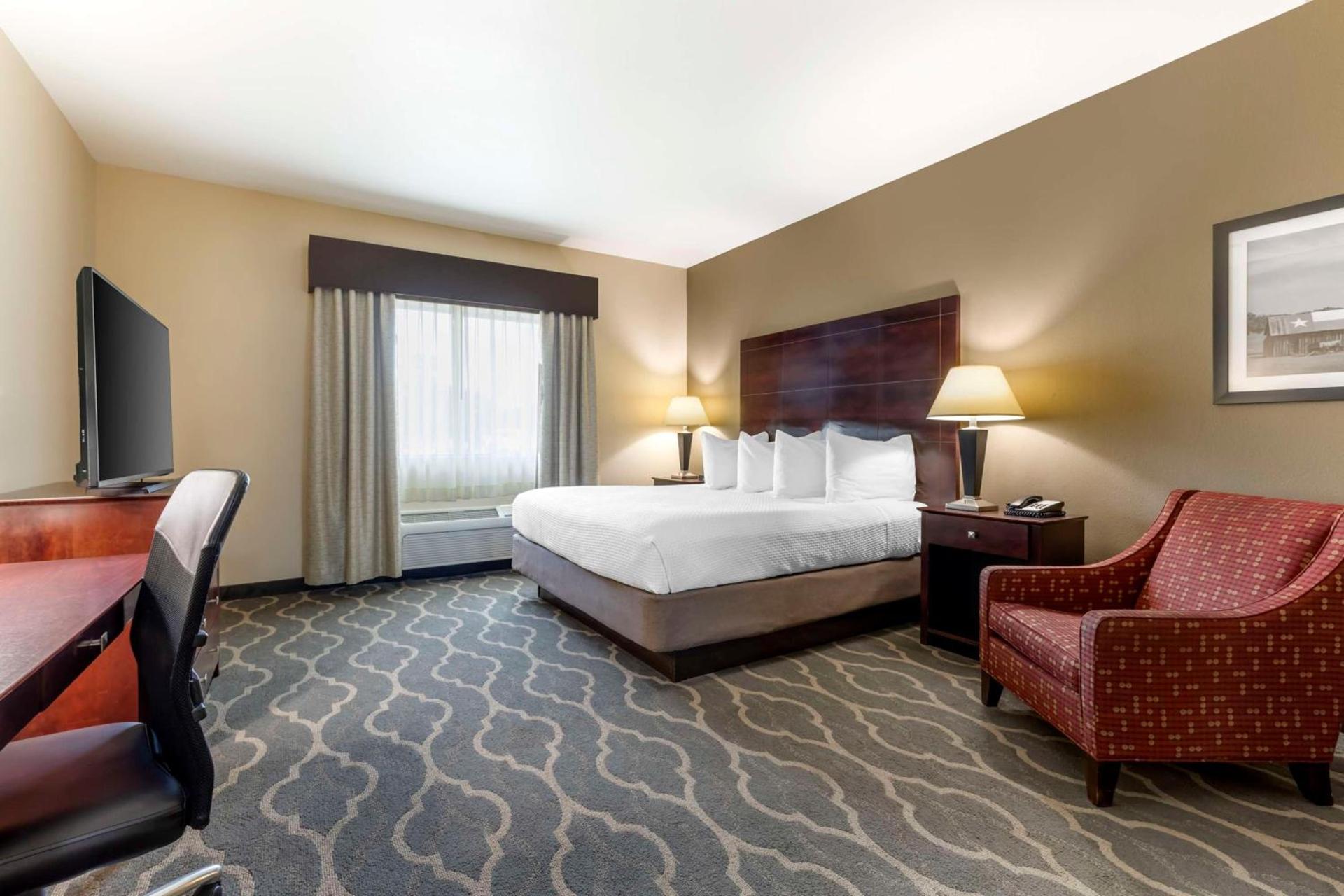 Best Western Plus Burleson Inn & Suites photo 41