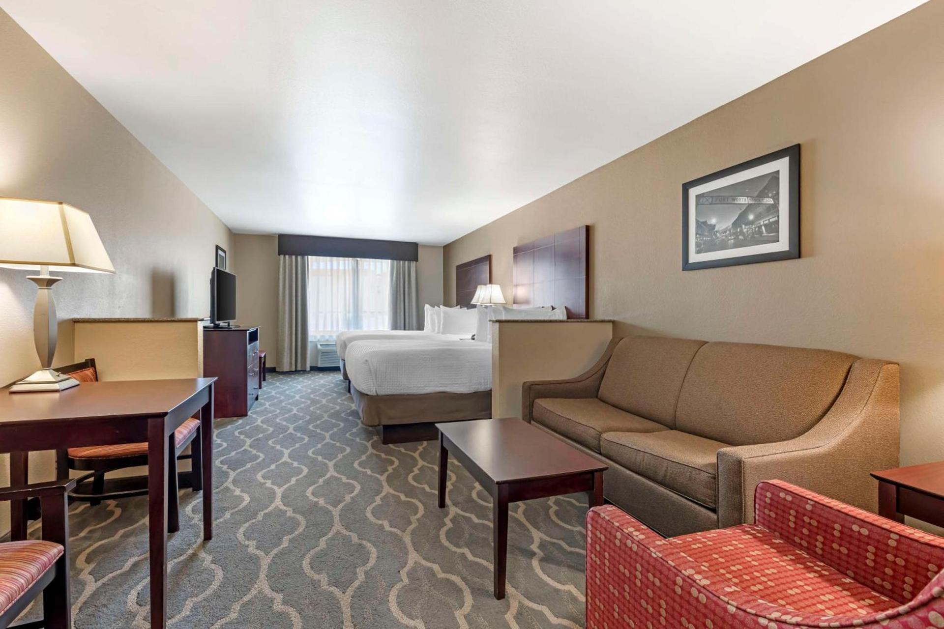 Best Western Plus Burleson Inn & Suites photo 40