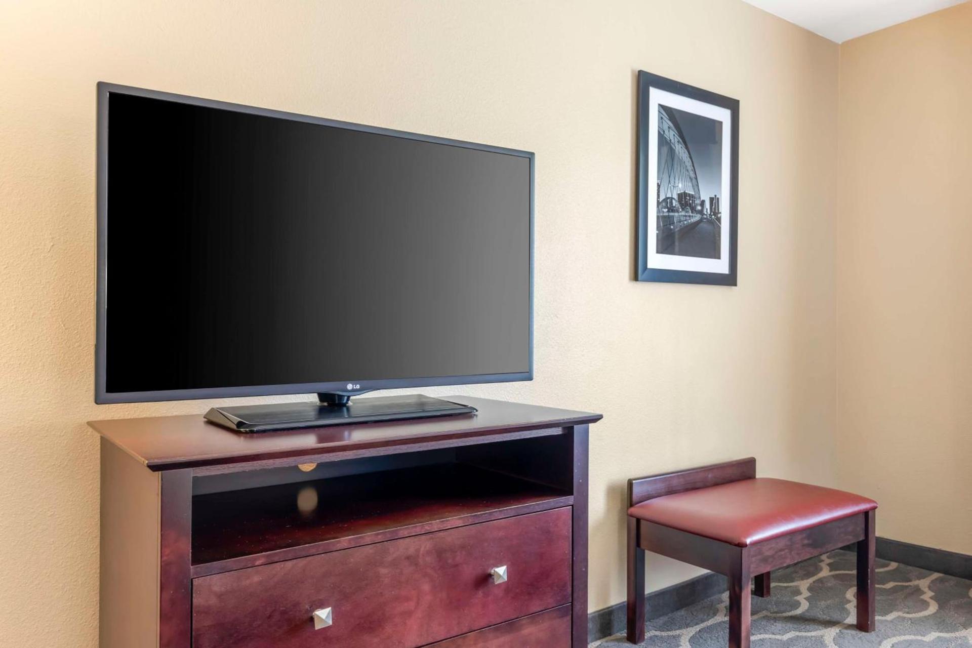 Best Western Plus Burleson Inn & Suites photo 20