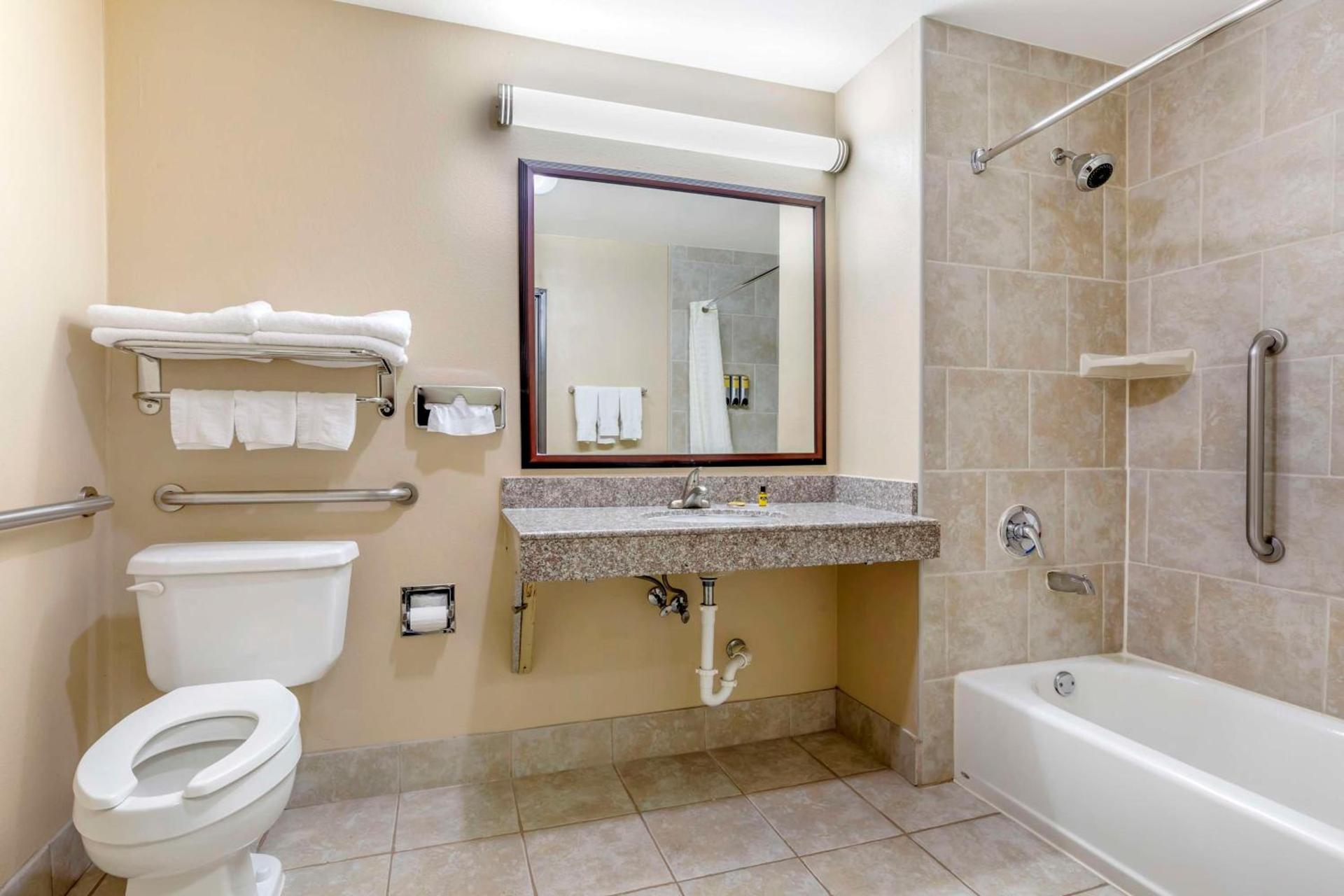Best Western Plus Burleson Inn & Suites photo 29