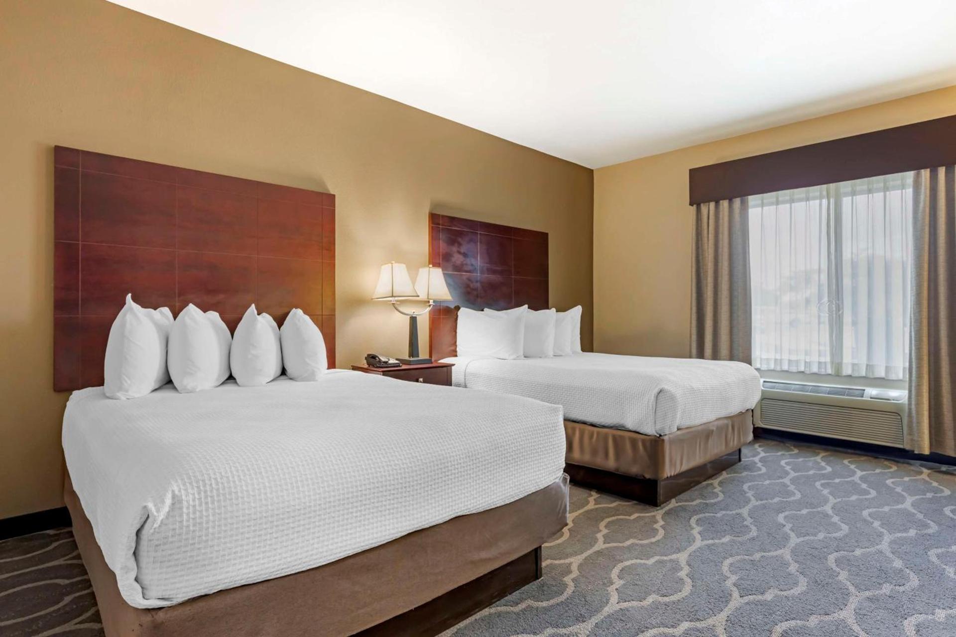 Best Western Plus Burleson Inn & Suites photo 30