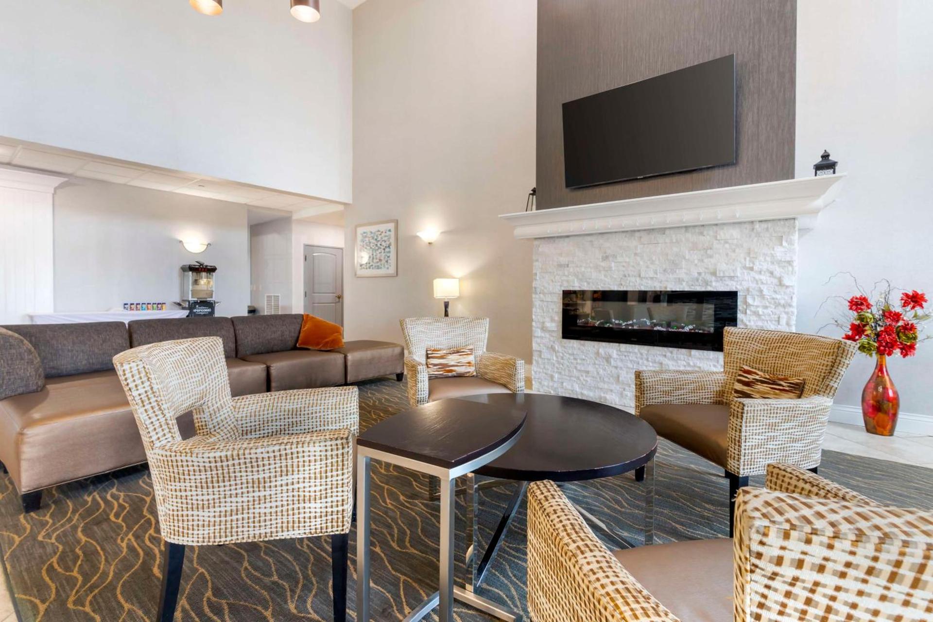 Wyndham Garden Appleton photo 2