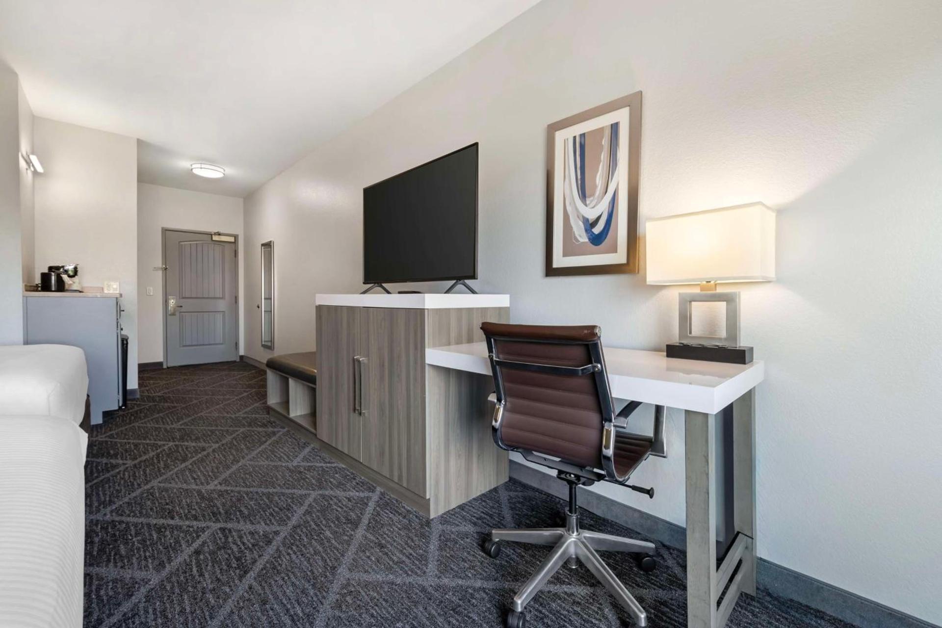 Wyndham Garden Appleton photo 13