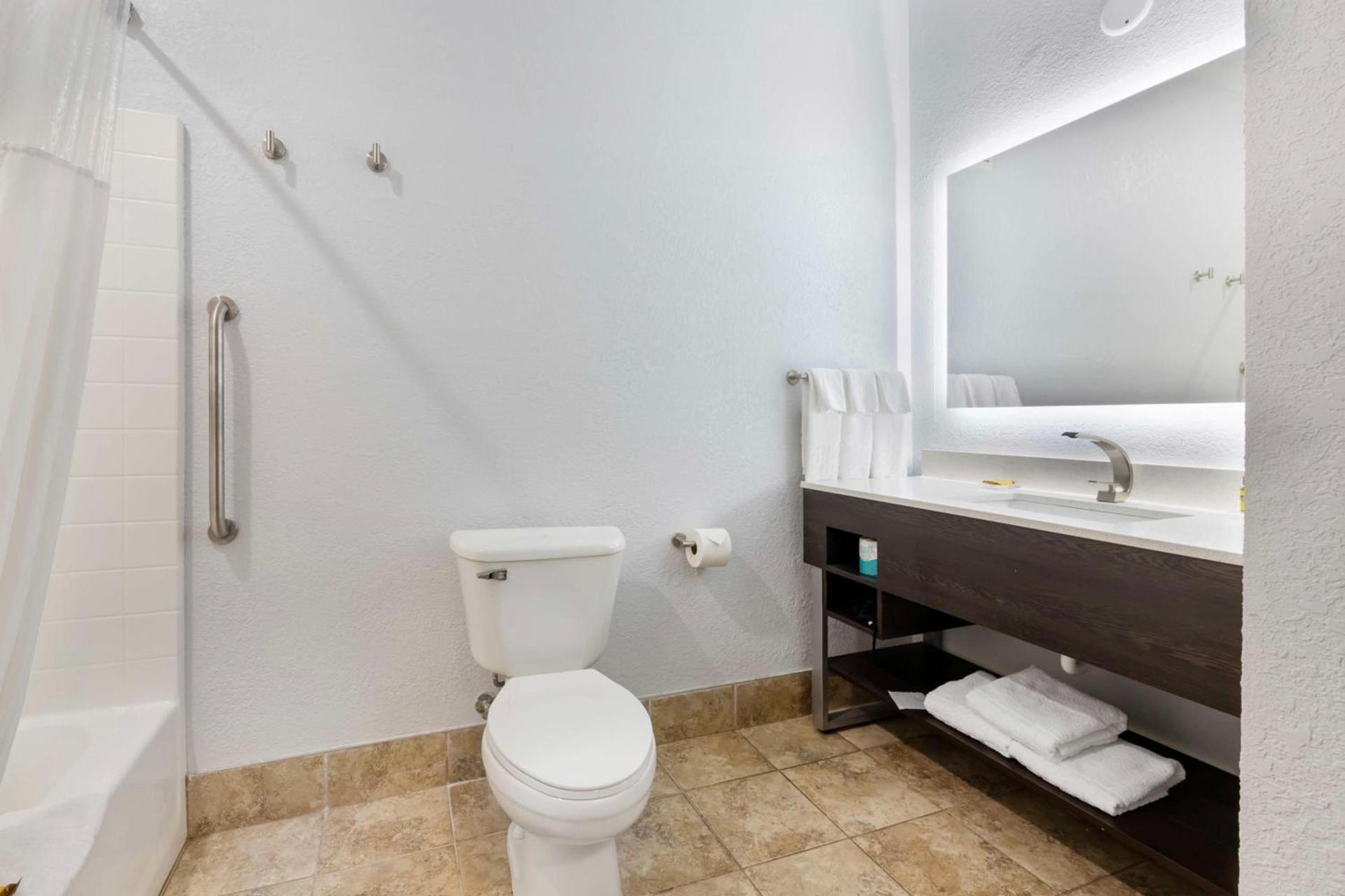 Wyndham Garden Appleton photo 18