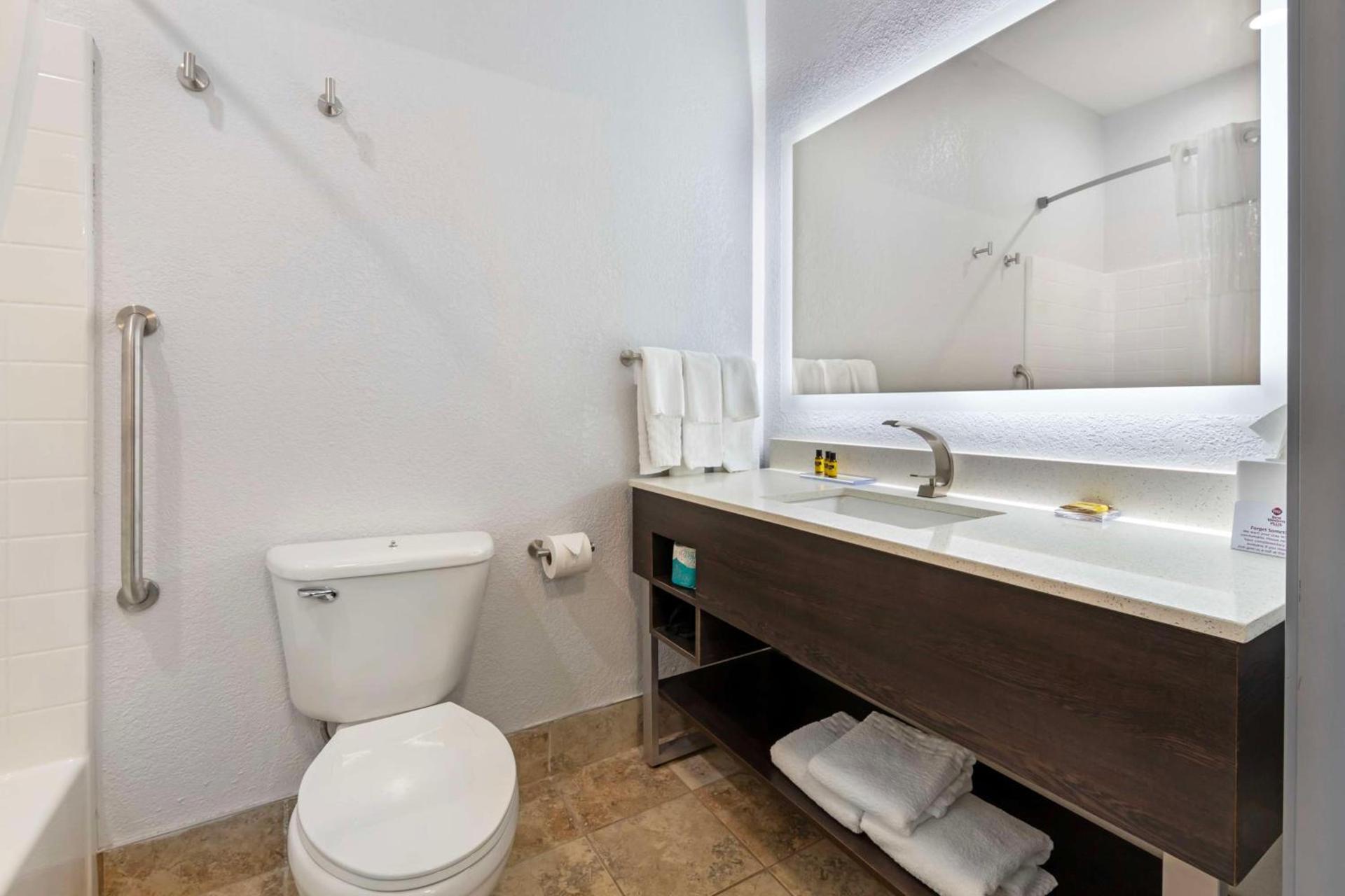 Wyndham Garden Appleton photo 32