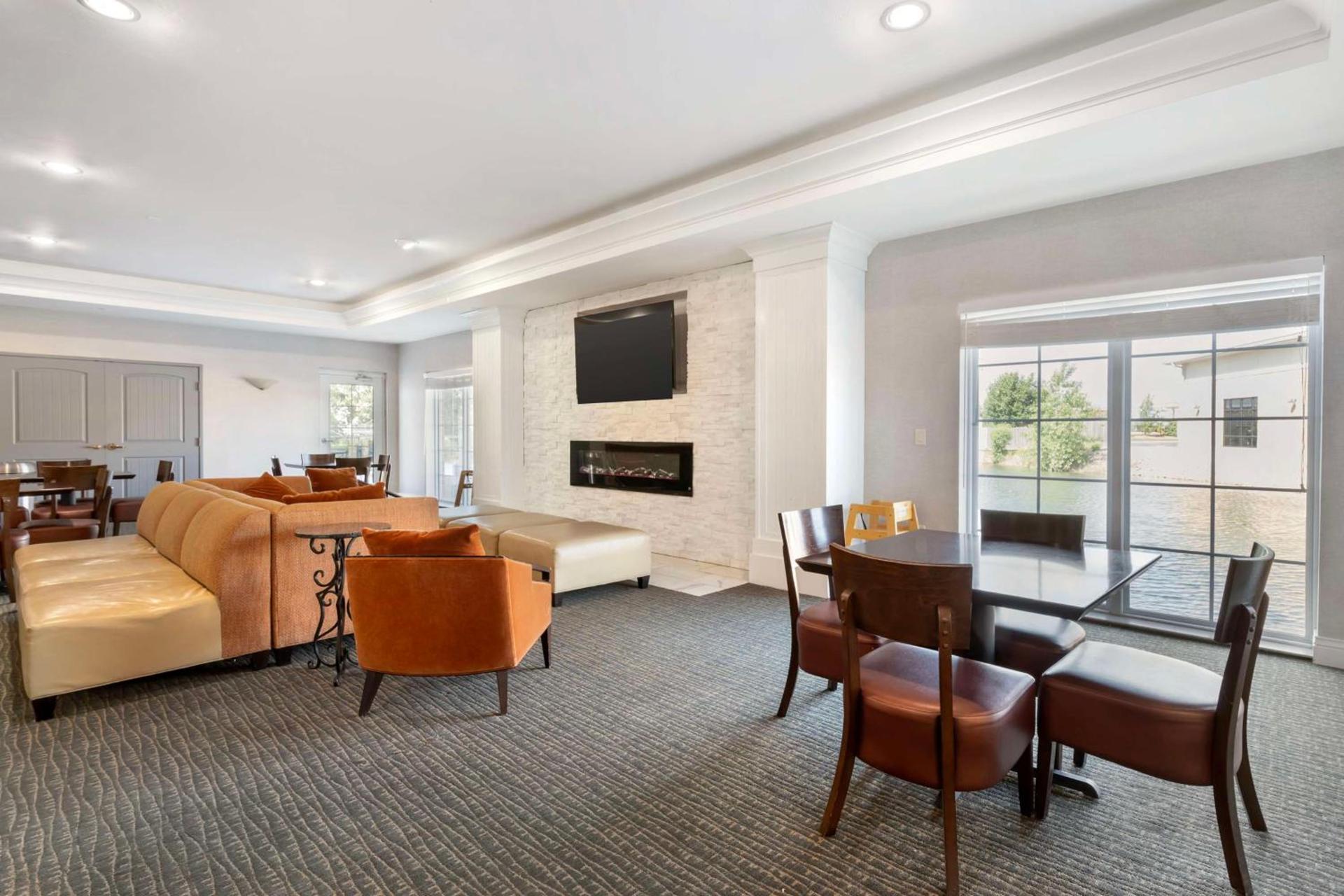 Wyndham Garden Appleton photo 34