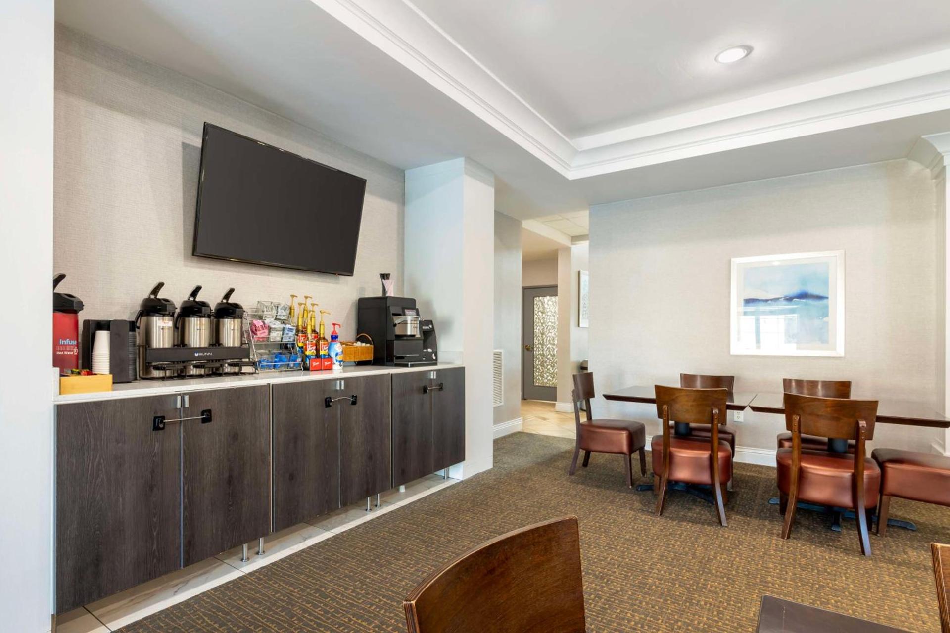 Wyndham Garden Appleton photo 36