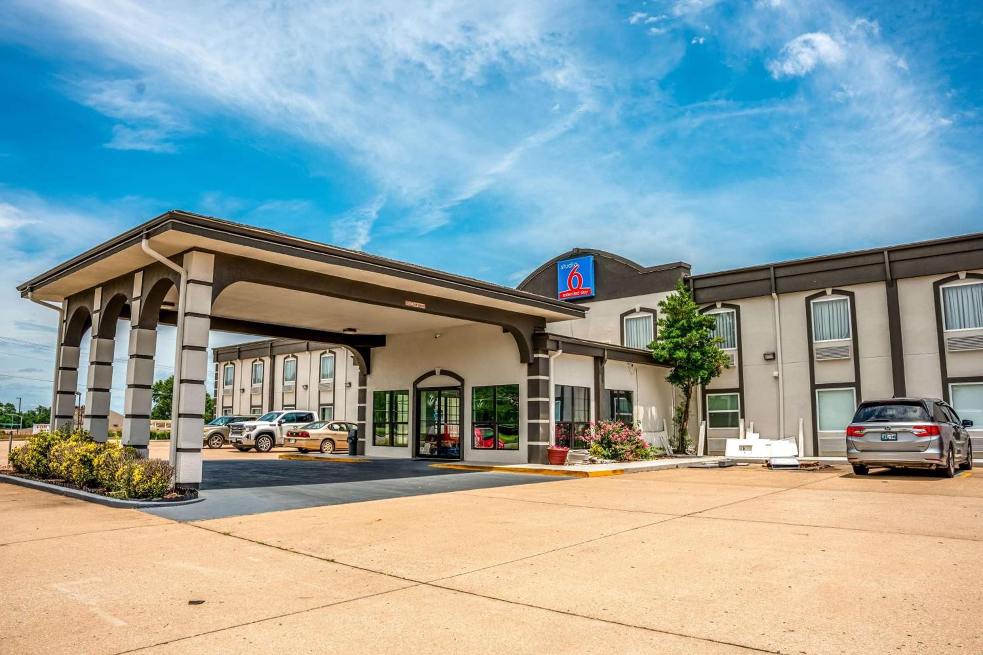 Studio 6 Claremore OK — hotel in Claremore