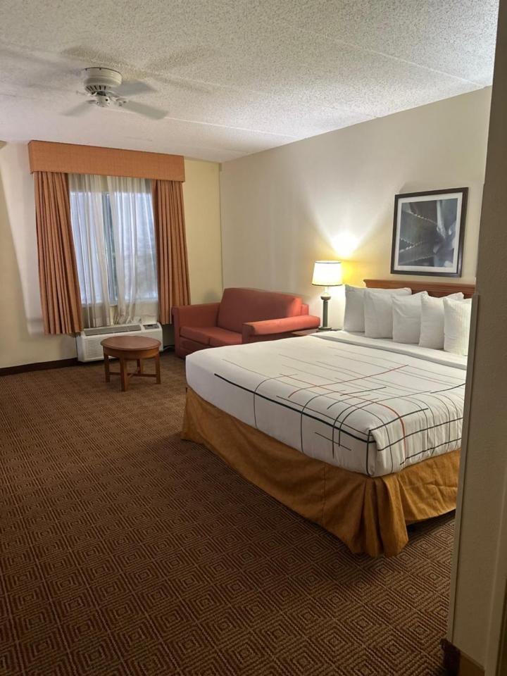 La Quinta Inn & Suites by Wyndham Sawgrass photo 51
