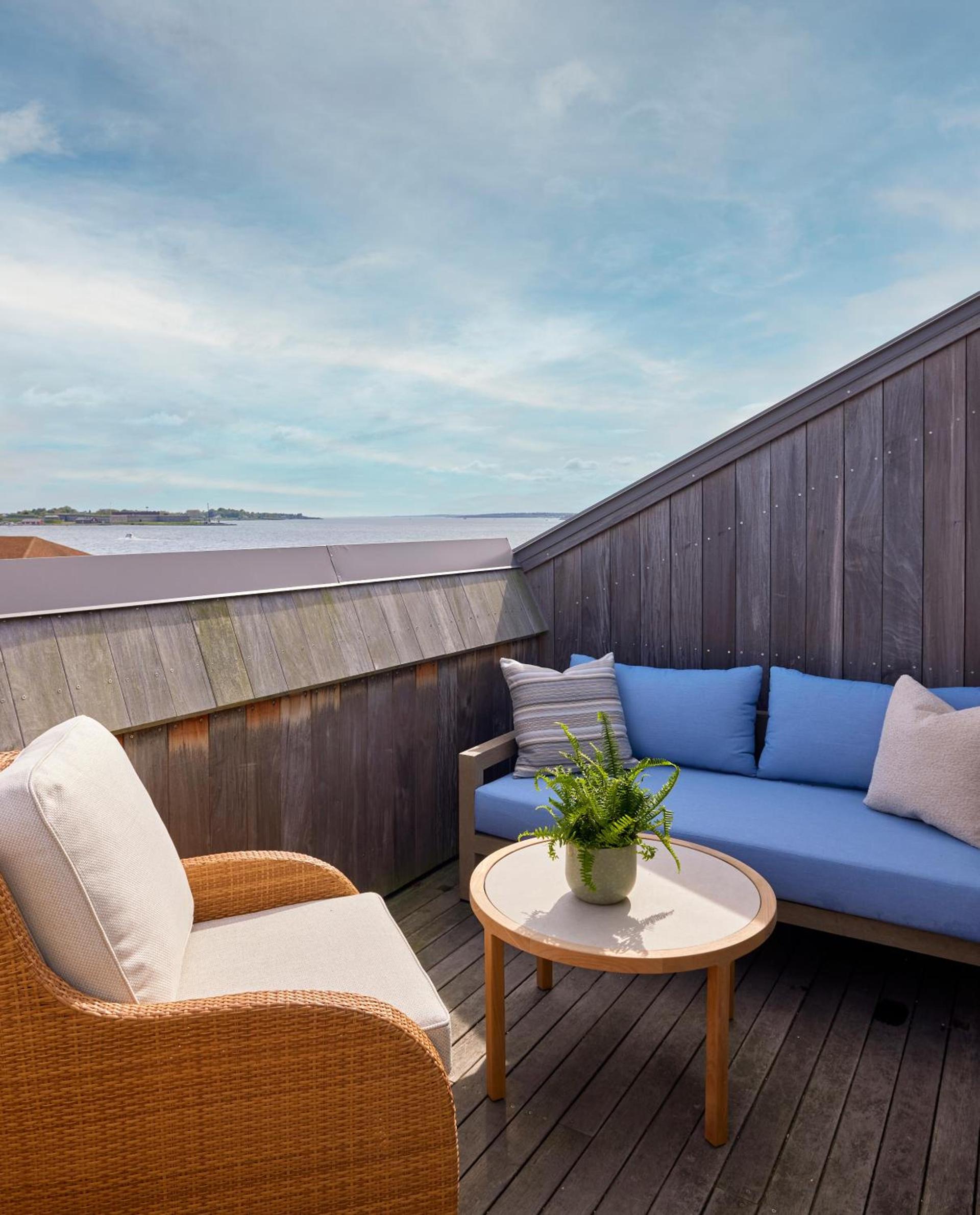 Newport Harbor Island Resort photo 90