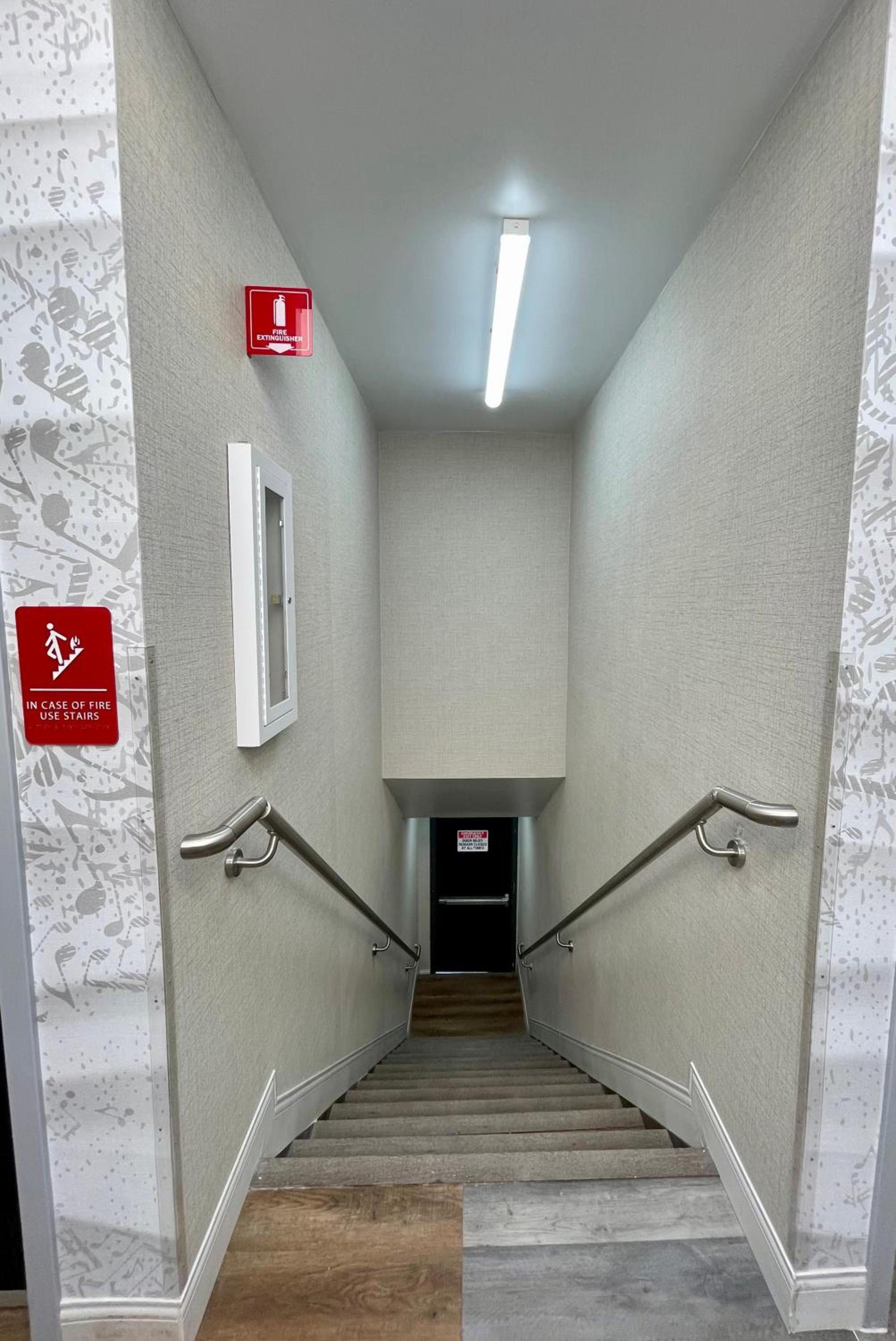 Hotel Rudra - Hollywood photo 9