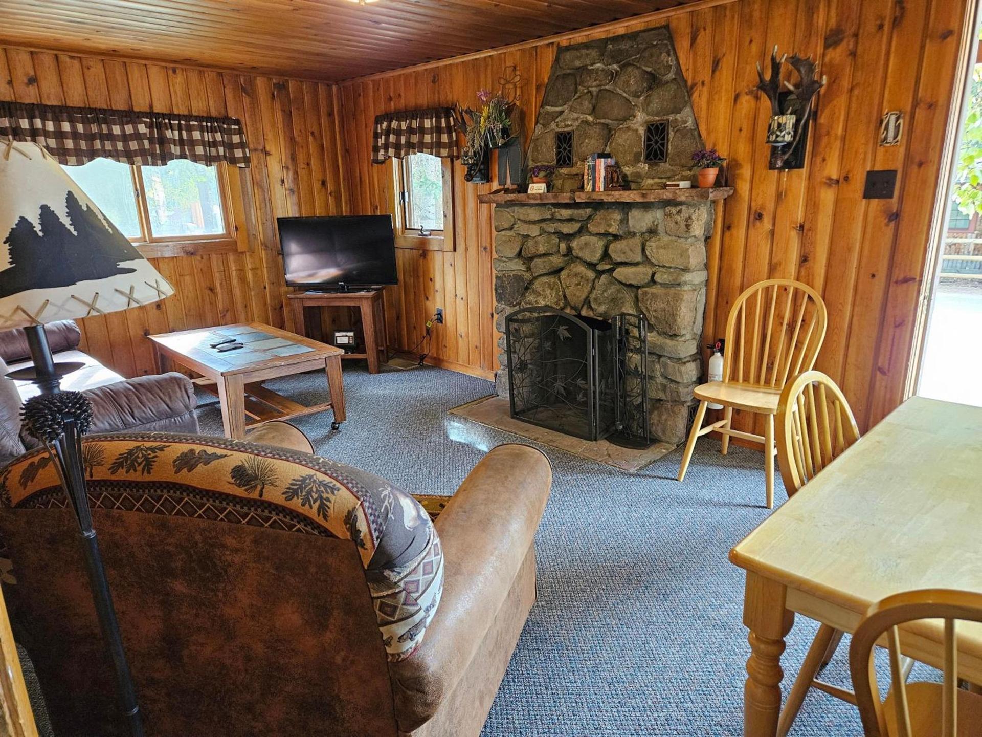 Daven Haven Lodge & Cabins photo 12