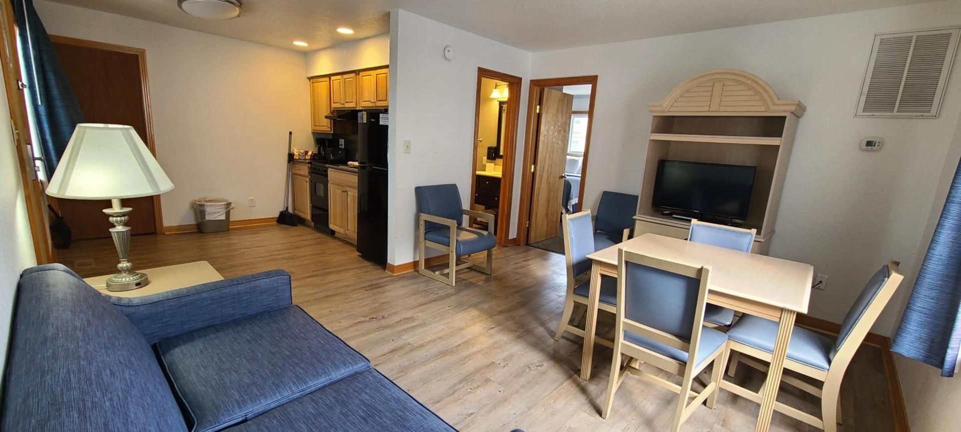 Mariner Inn And Suites photo 37