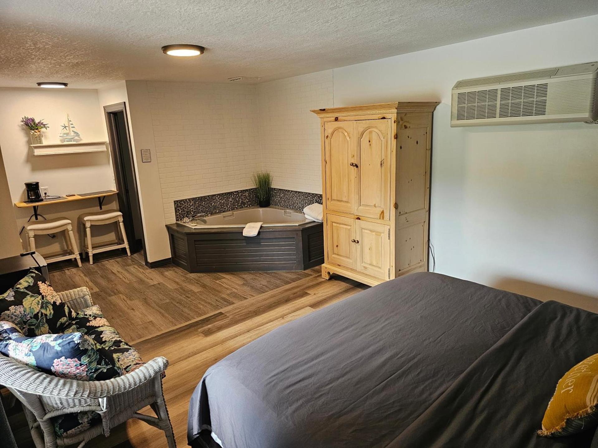 Harbor View Inn Tawas photo 16