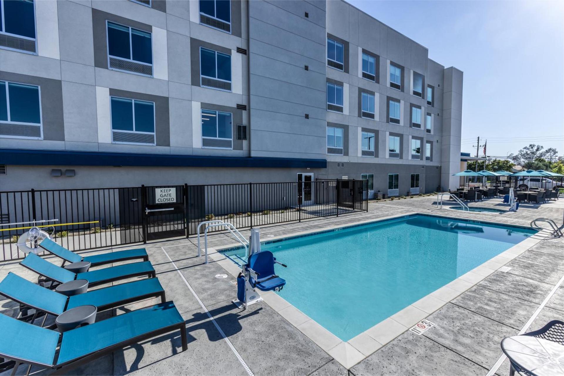Hampton Inn & Suites Bakersfield Central photo 22