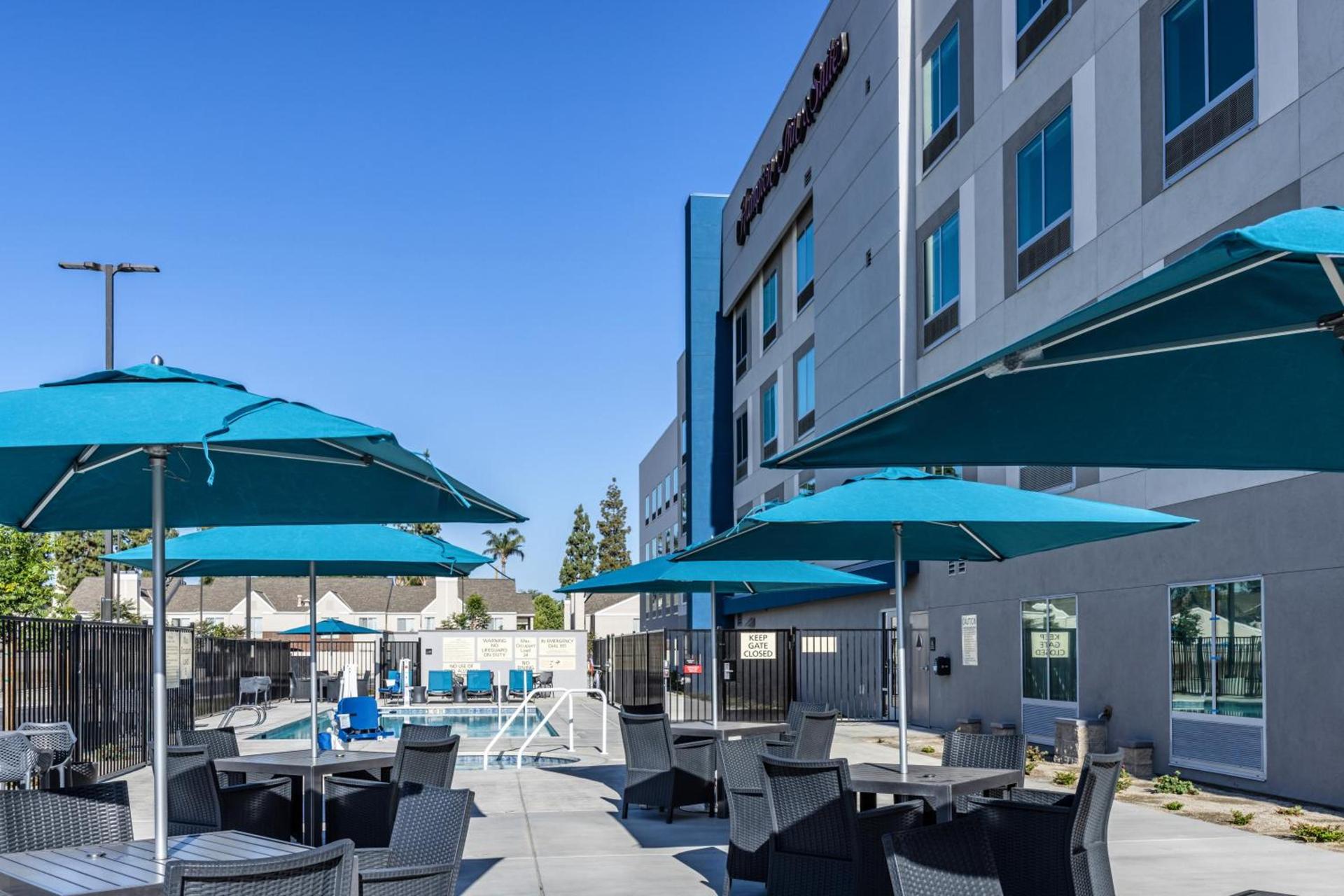 Hampton Inn & Suites Bakersfield Central photo 23