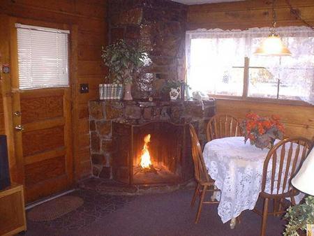 Golden Bear Cottages photo 100