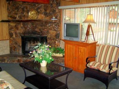 Golden Bear Cottages photo 82
