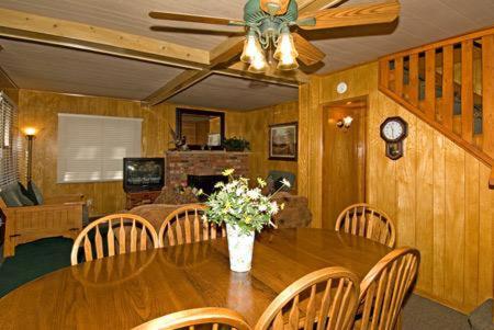 Golden Bear Cottages photo 23