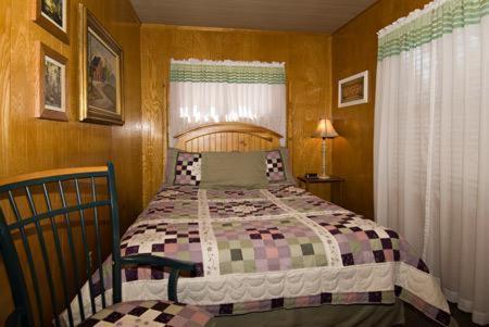 Golden Bear Cottages photo 25