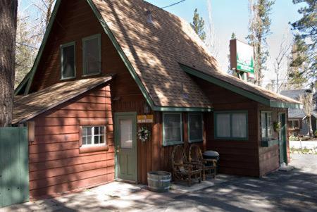 Golden Bear Cottages photo 29