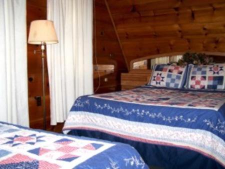 Golden Bear Cottages photo 42