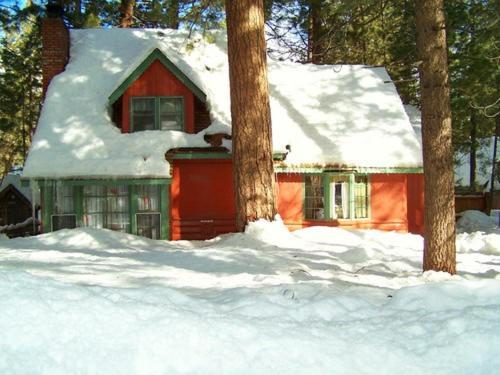Golden Bear Cottages photo 48