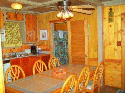 Golden Bear Cottages photo 55