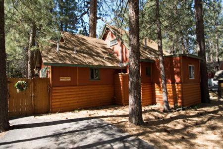 Golden Bear Cottages photo 59