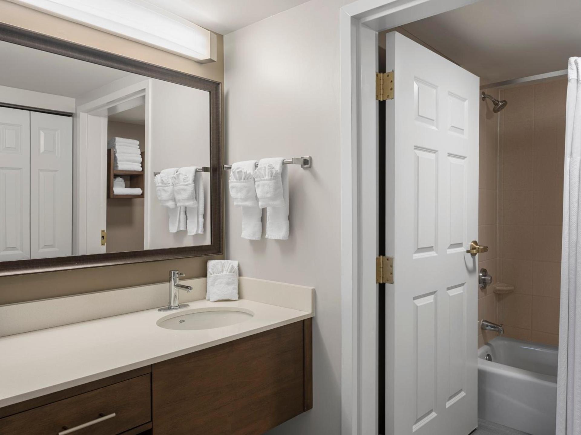 Staybridge Suites Indianapolis-Airport by IHG photo 90