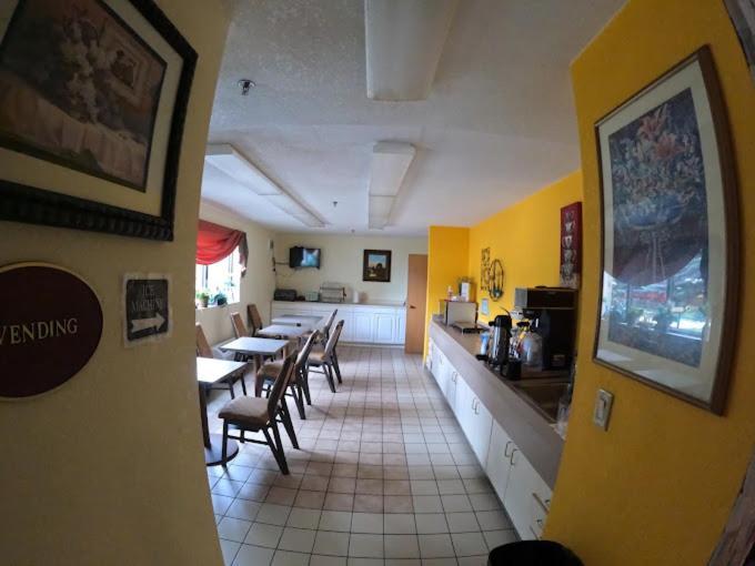 Pleasant Stay Inn & Suites photo 3