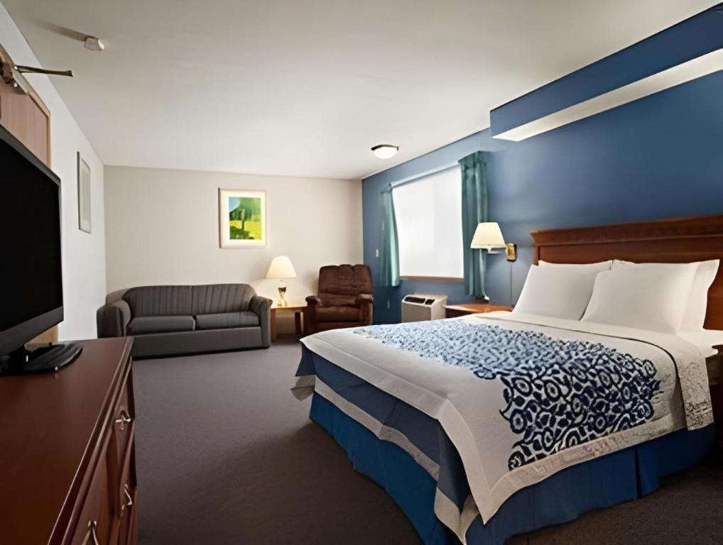 Days Inn by Wyndham Lacey Olympia Area photo 10