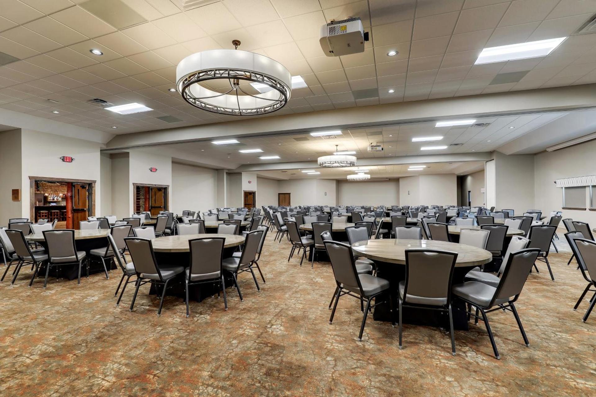 Stoney Creek Hotel La Crosse - Onalaska photo 20