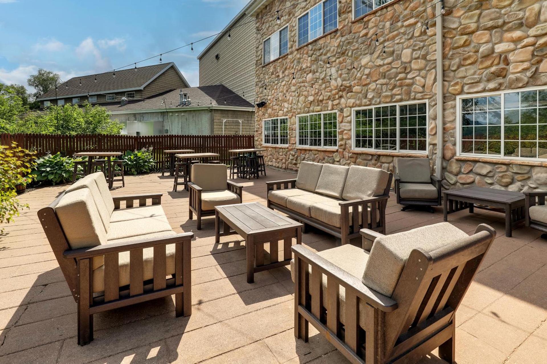 Stoney Creek Hotel La Crosse - Onalaska photo 12
