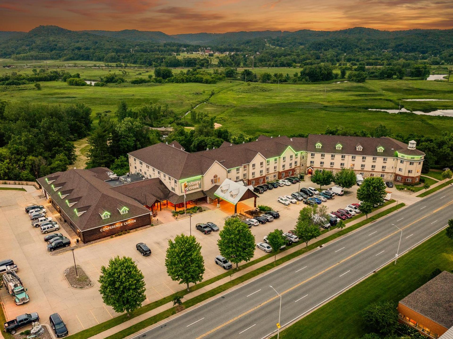 Stoney Creek Hotel La Crosse - Onalaska photo 8