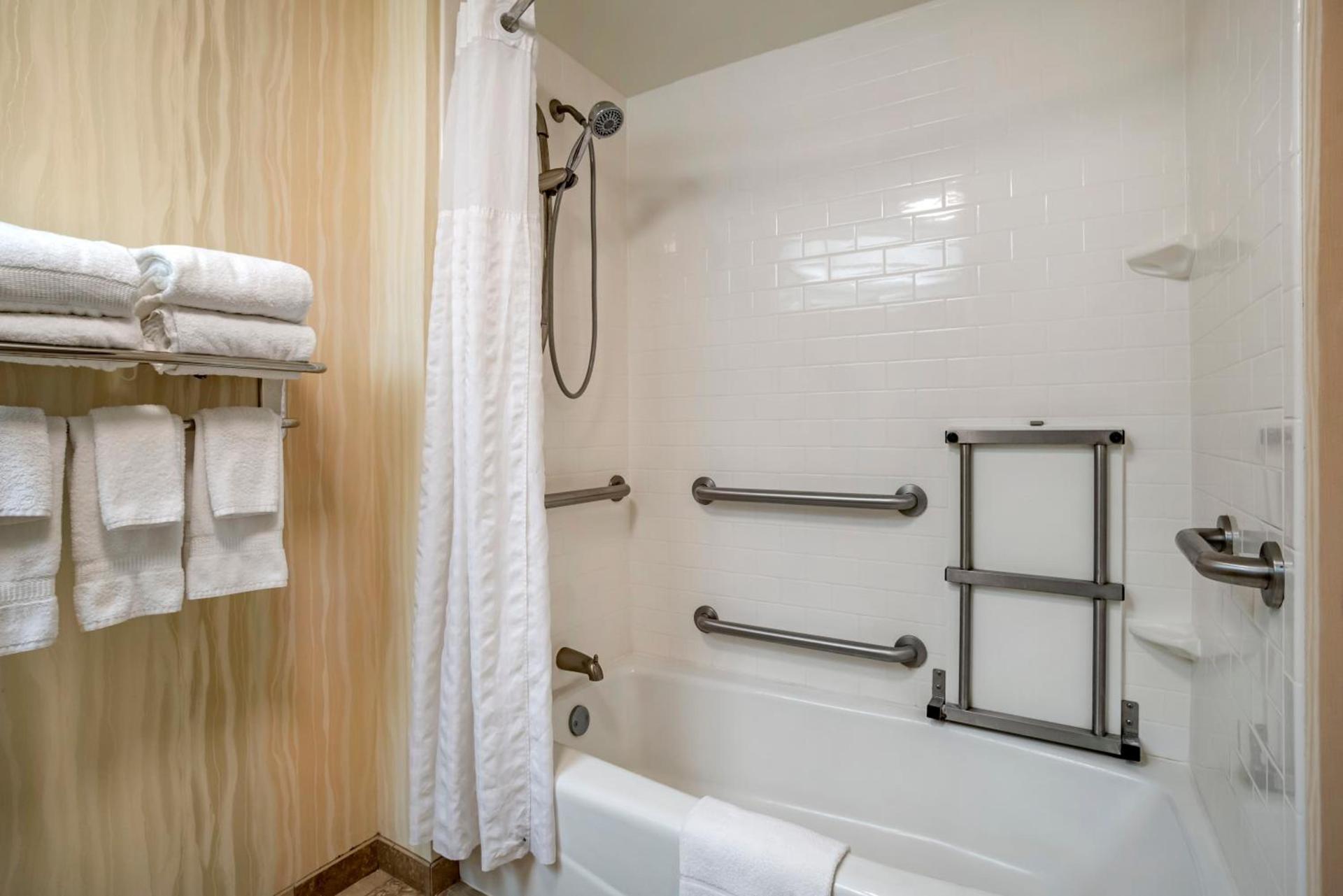 Comfort Inn & Suites Newark - Wilmington photo 40
