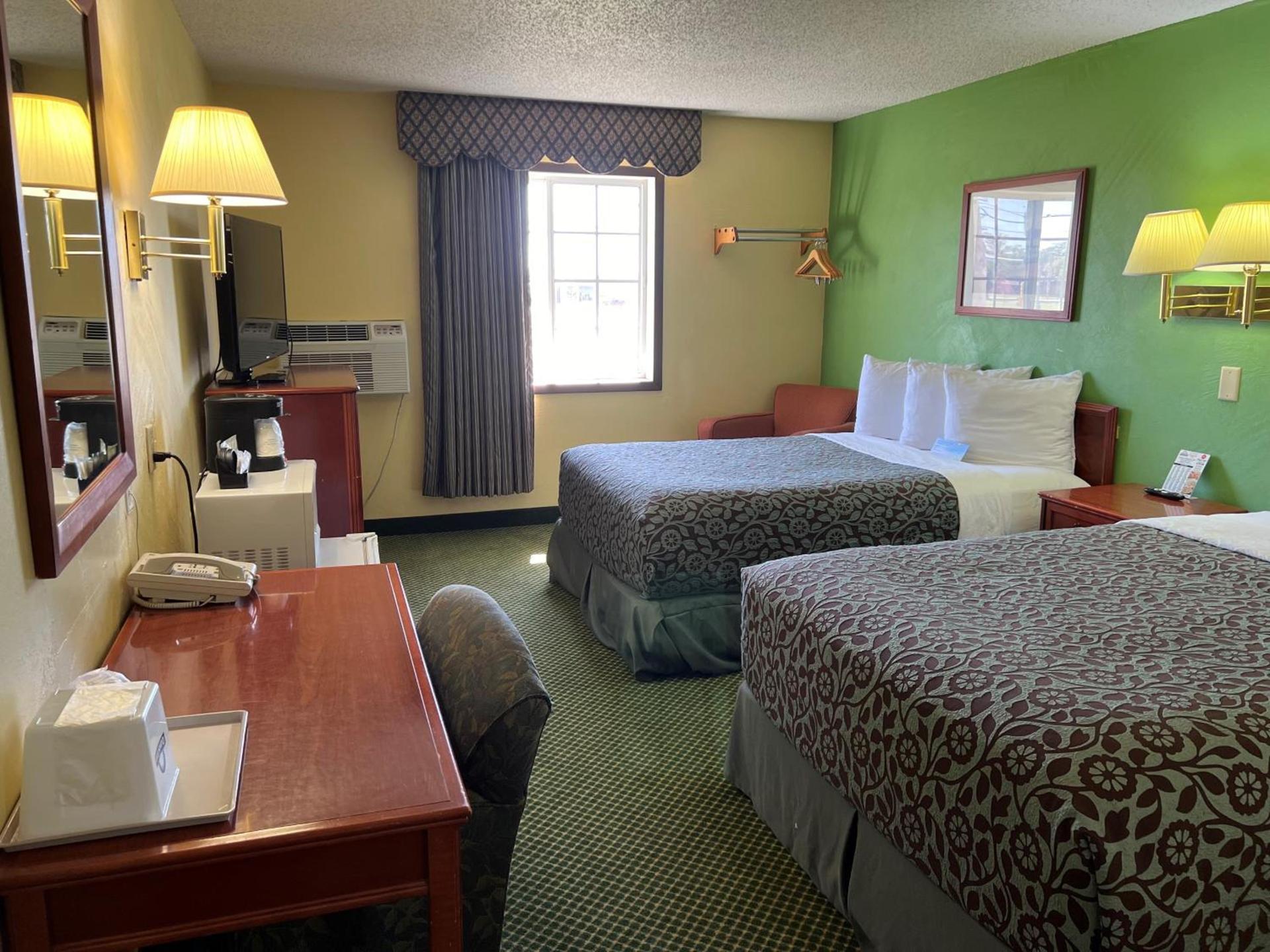 Days Inn by Wyndham Great Bend photo 8