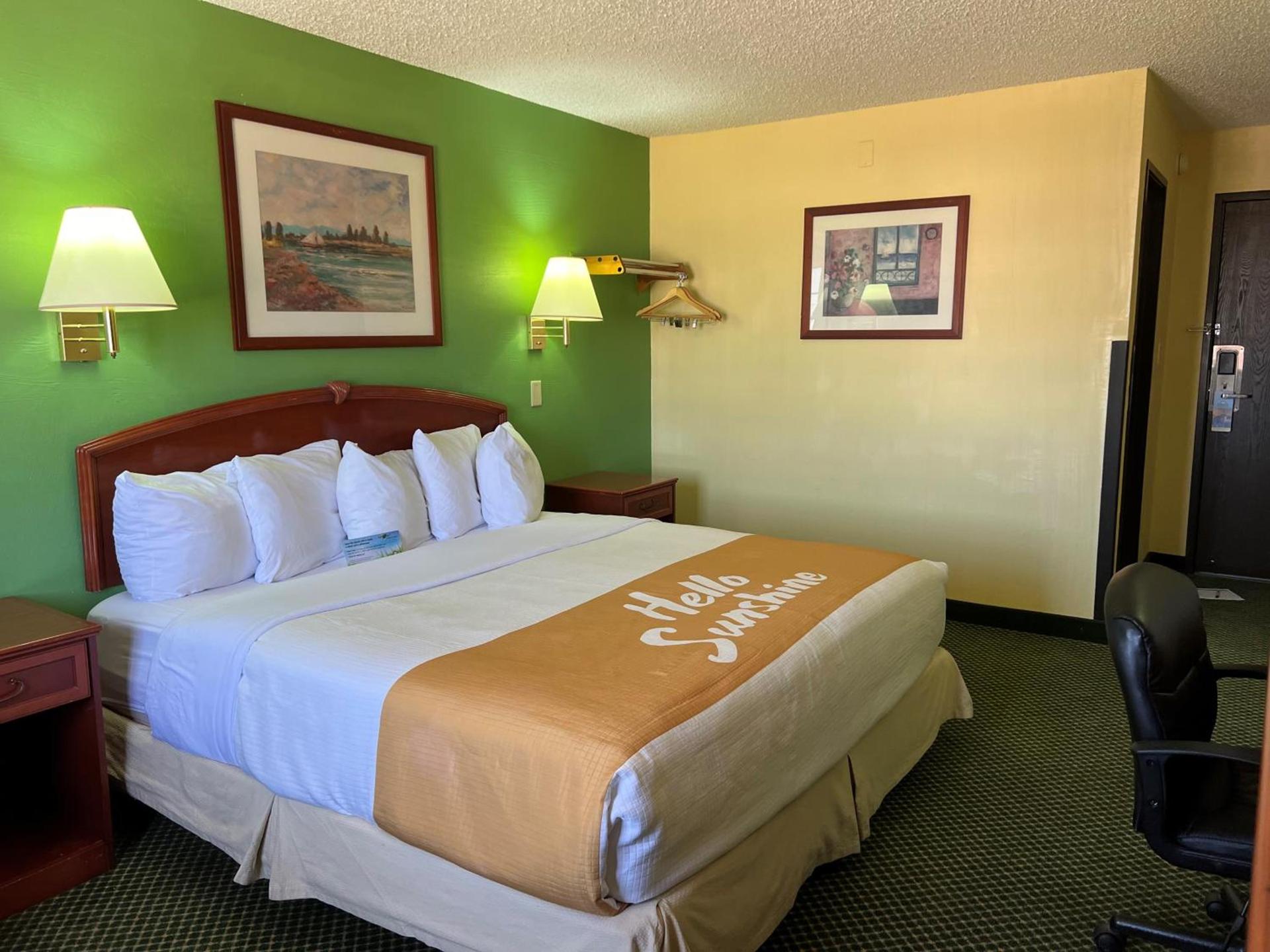 Days Inn by Wyndham Great Bend photo 6