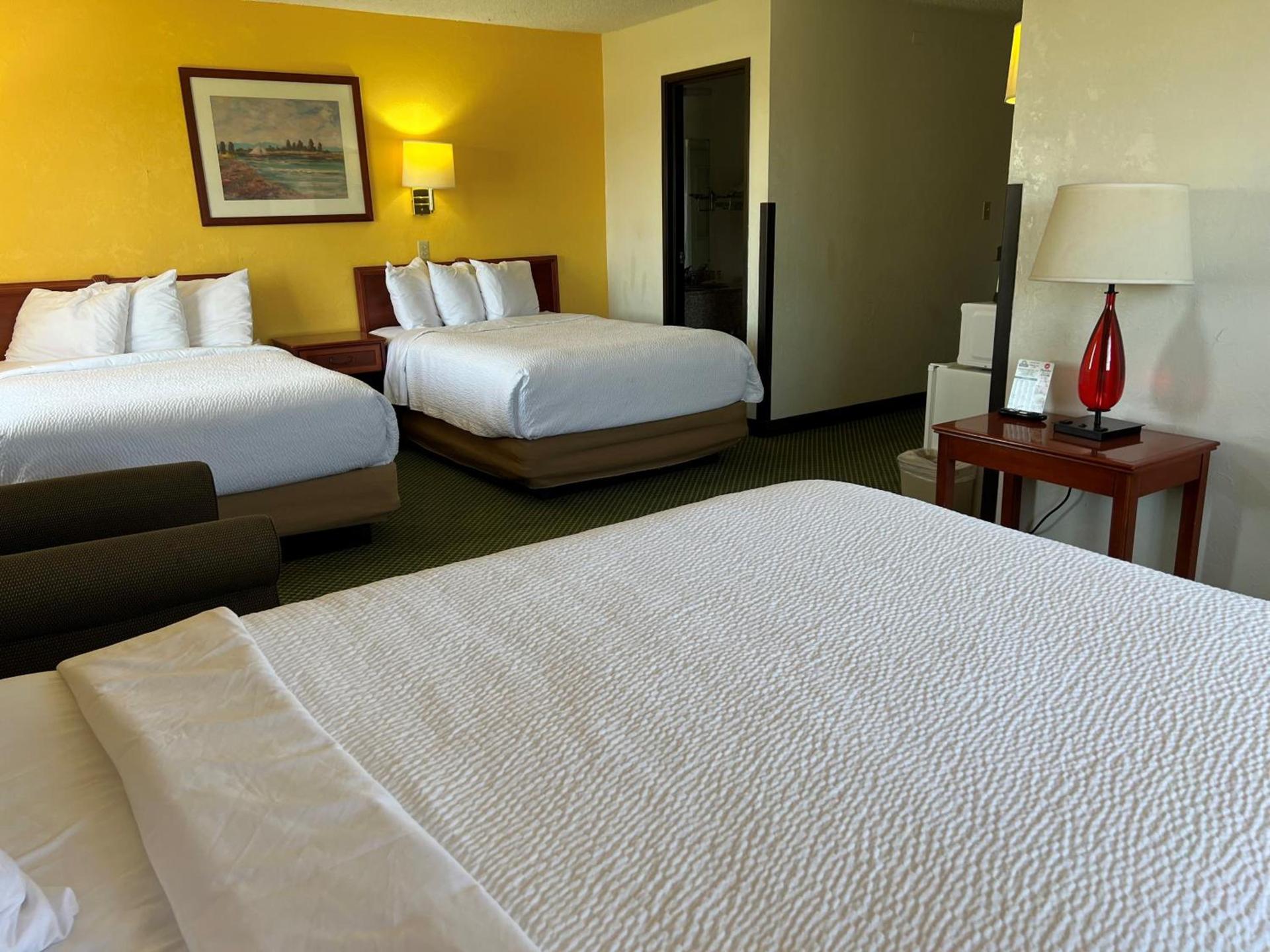Days Inn by Wyndham Great Bend photo 4