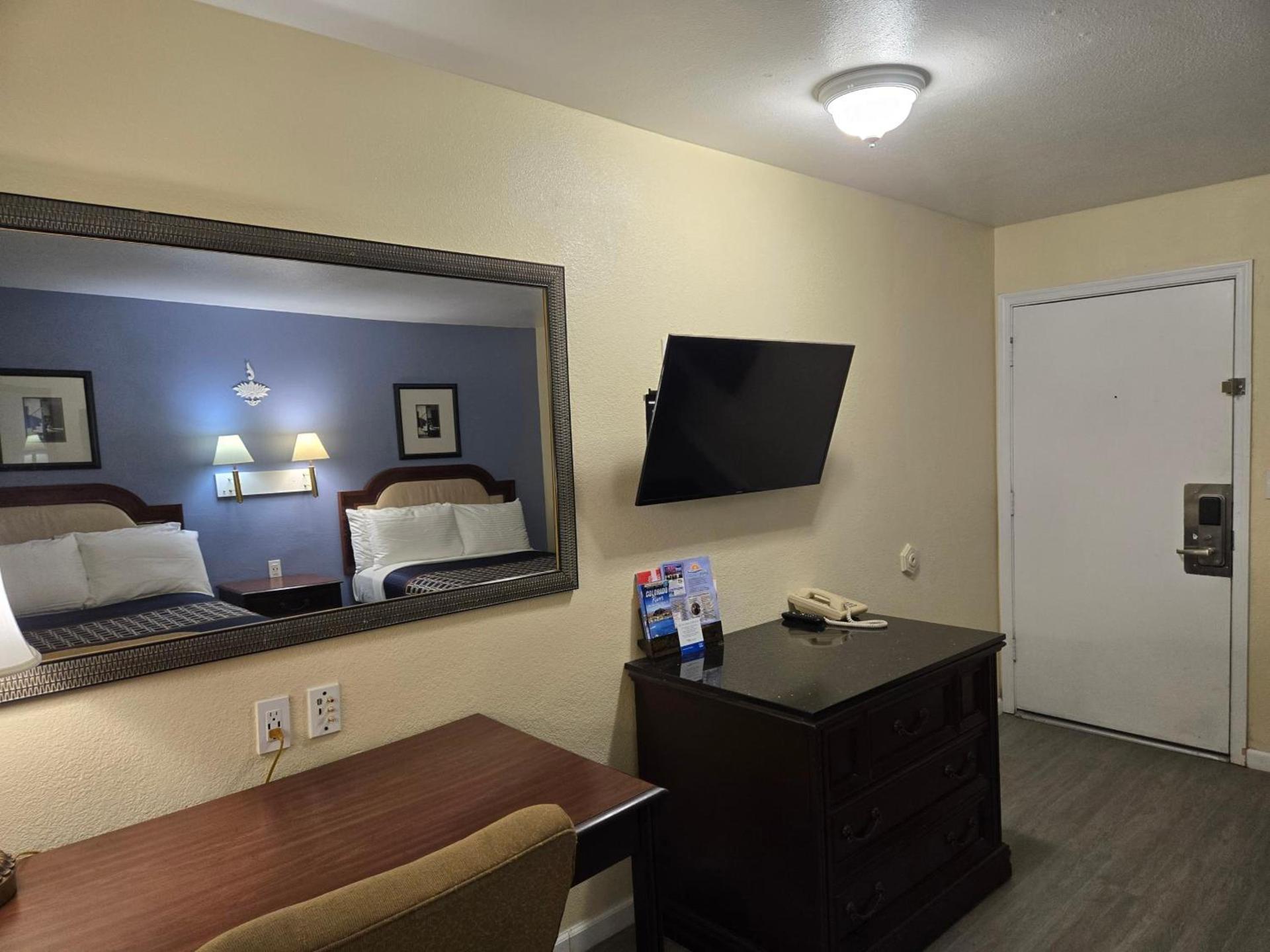 Rodeway Inn & Suites Blythe I-10 photo 33