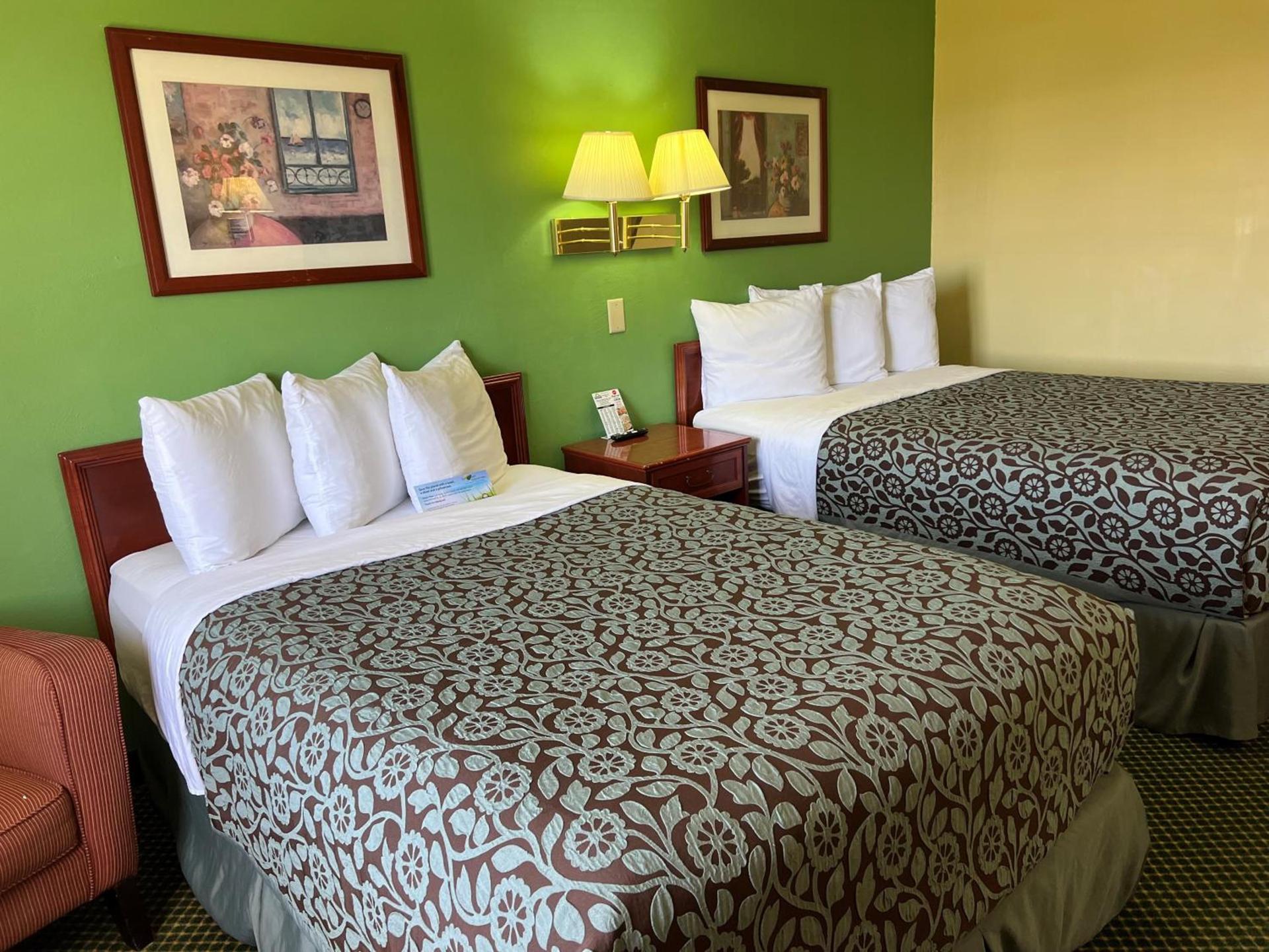 Days Inn by Wyndham Great Bend photo 27