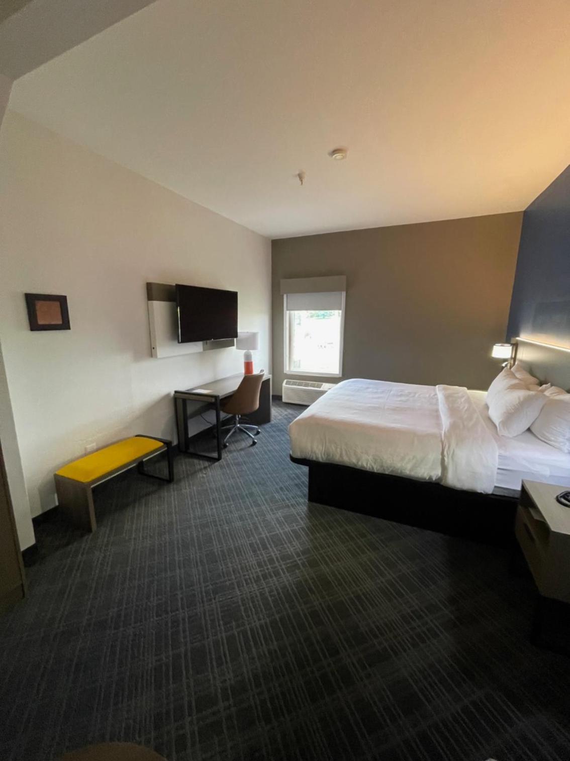 Comfort Suites Crossville photo 25