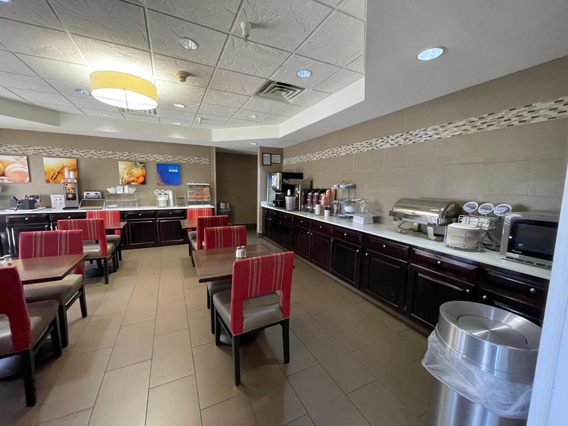 Comfort Suites Crossville photo 37