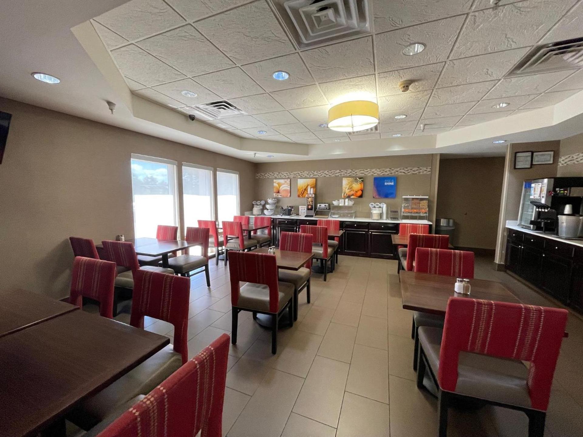 Comfort Suites Crossville photo 35