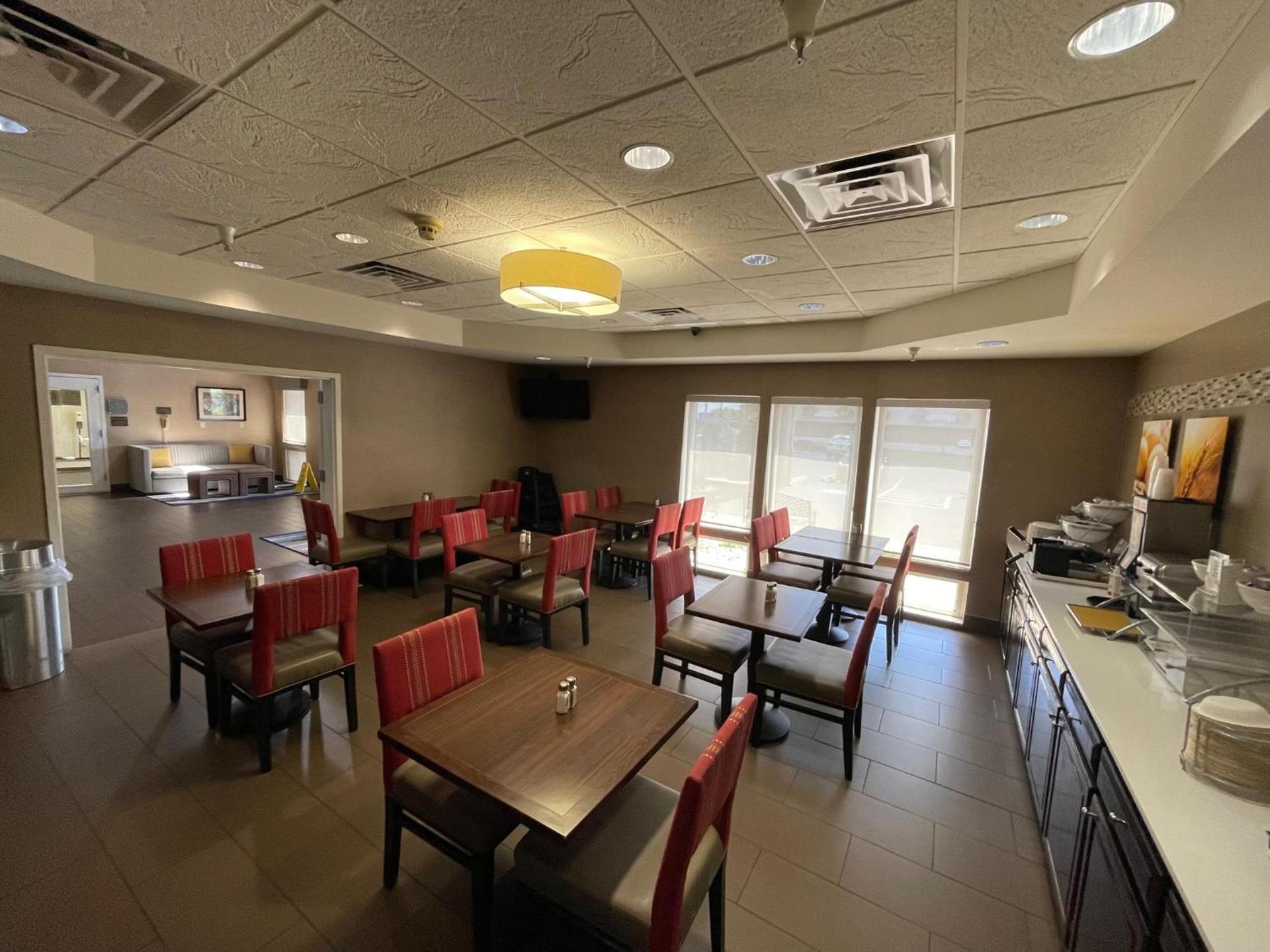 Comfort Suites Crossville photo 33