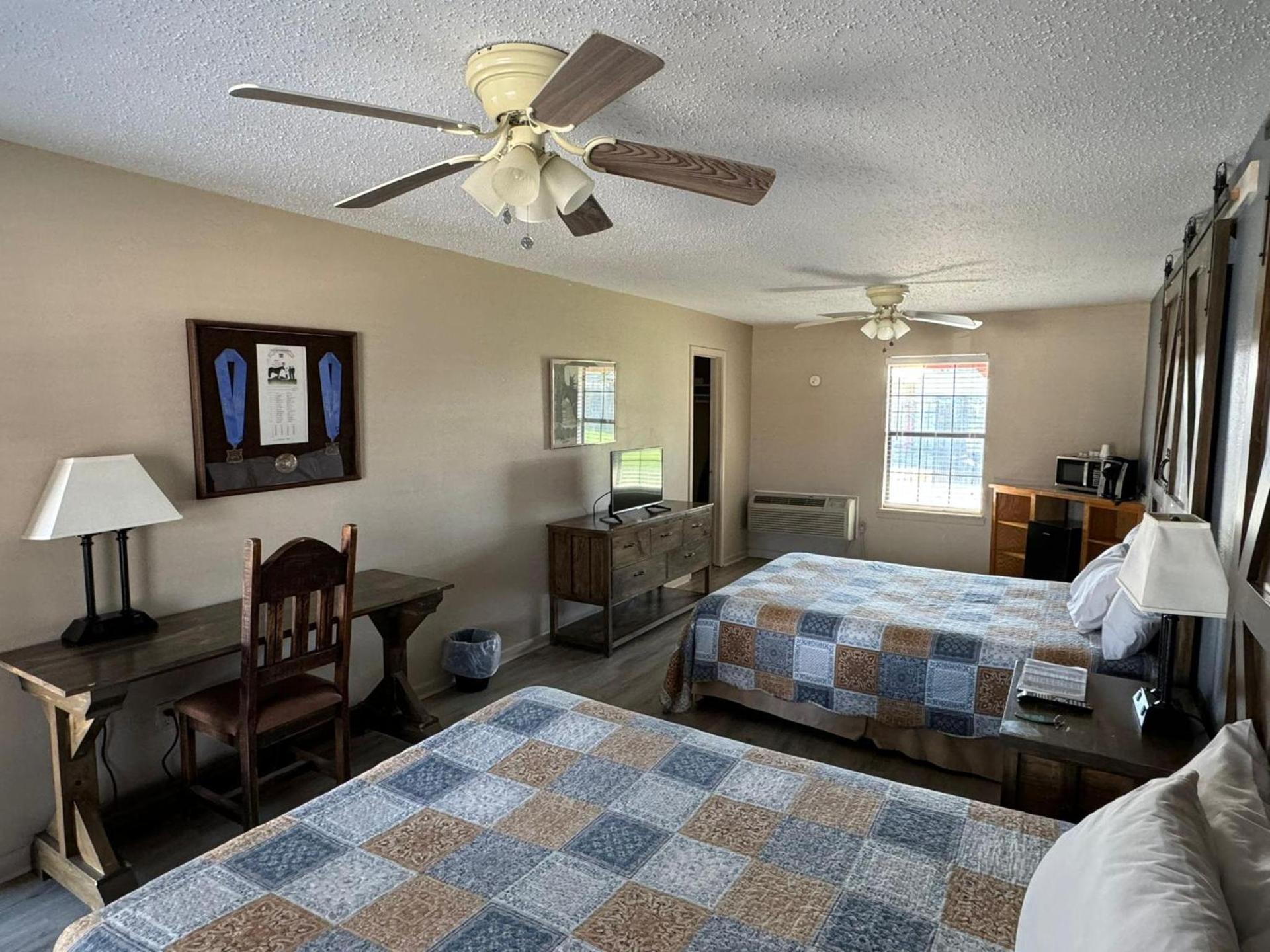 Four Horsemen Motel photo 14