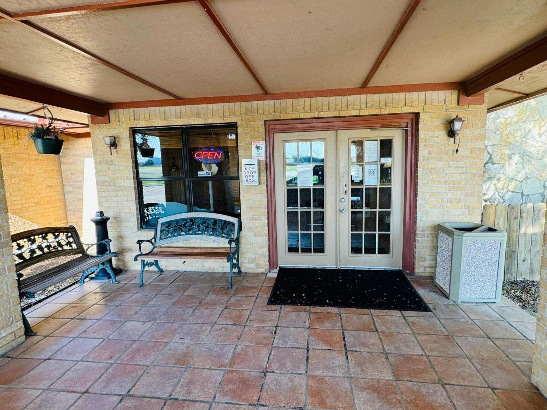 Four Horsemen Motel photo 6