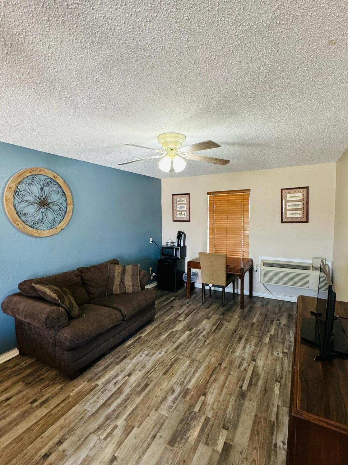 Four Horsemen Motel photo 3